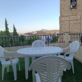 Apartamento al pie de la torre, hotel a Noalejo