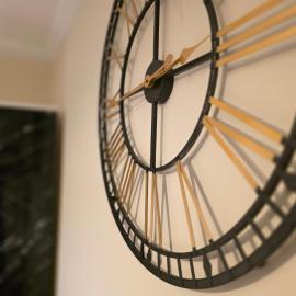 Viesnīca North London 4 bedroom Holiday home, Driveway Parking, BBQ and Indoor Jacuzzi hot tub pilsētā Brimsdown Station