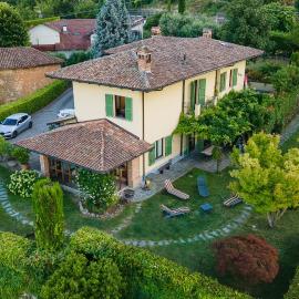 Cascina Albarella, khách sạn ở Canelli