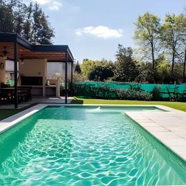 Casa privada con pileta climatizada, gran parque y parrilla en Pilar, hotel a Del Viso