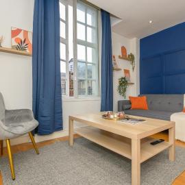 Central Business Class Apartment - Luxury Living