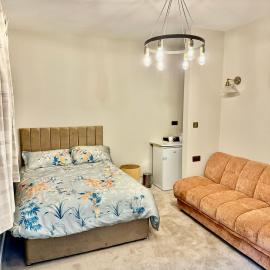 Double Deluxe Centre Apartment- Free Parking - Self Check-In - Cctv