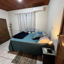 Casa para Família próximo do centro com Garagem, hotel in Dourados