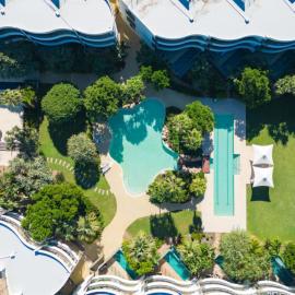 Cotton Beach Apartment 33 with Pool Views - Beachfront Complex, Hotel in Casuarina