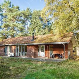 8 person holiday home in Frederiksværk, מלון בפרדריקסברק