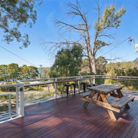 Coningham Beach House - 3 Bedrooms