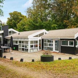 Luxury Oasis near Grena Strand-By Traum، فندق في Glesborg