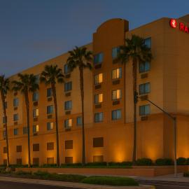 Ramada by Wyndham Hawthorne/LAX, hotel v destinaci Hawthorne