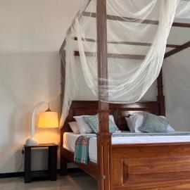 Ninas Beach Resort, hotel in Habaraduwa
