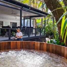 The One Pearl Beach- Pet Friendly, firepit, walk to beach