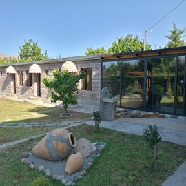 Khachatryan's Guest House, hotel in Yeghegnadzor