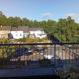 Zentral & ruhige Wohnung mit Balkon & Parkplatz nahe Einkaufen, hotel v destinácii Viersen