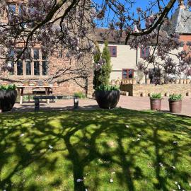 Pet Friendly Manor House Hop Kiln, hotel in Ledbury
