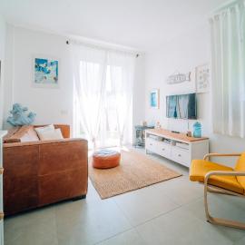 Vittorio's seaside home, hotel di Portovenere
