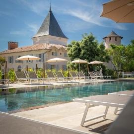 Château du Parc - Gîtes & spas à Pézenas، فندق في بيزيناس