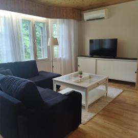 Kodikas talo lammen rannalla โรงแรมในราเฮ