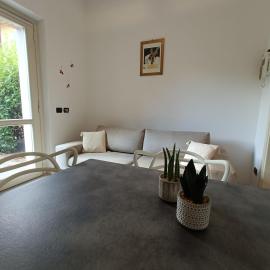 Appartamento al Feudo-piscina e parcheggio gratuito, hotel din Asti