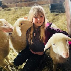 Allgäu Ferienhof Schönberger - Nachhaltige Design Wohnungen bis 6 Personen, Indoor- & Outdoorspielplatz, Lagerfeuer, Brötchenservice