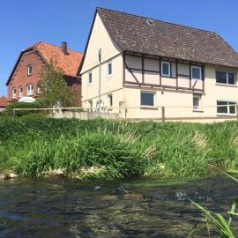 Ferienhaus in Amelgatzen mit Terrasse, hotel em Emmerthal