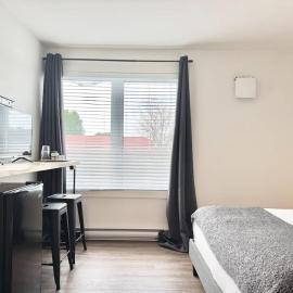 Lévis Center - New Studio #2 - AC, Hotel in Lévis