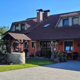 Ferienwohnung Haus Monika、Rötzのホテル