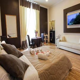 REGGIA & DINTORNI ROOMS A CASERTA, hotel u gradu Kazerta