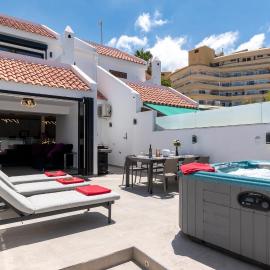 Modern 3 Bedroom Villa with Hot Tub in Costa Adeje