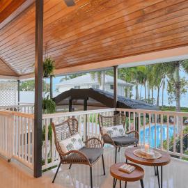 The Arlington Beachfront House, hotel di Pantai Clifton