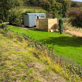 Shepherds hut with Hot Tub pet friendly, hotel v destinaci Weymouth