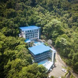 El Faro Containers Beach Hotel, khách sạn ở Vườn quốc gia Manuel Antonio