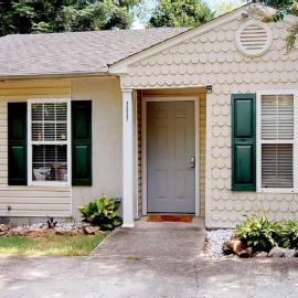 Pet Friendly condo, walk to the Masters, hotel in Augusta