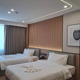 Man tony hotel