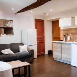 2-Piece appartement la vernea: Contes şehrinde bir otel