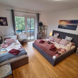 HomeW4 - Rosen Apartment, hotelli kohteessa Hoheneich