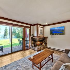 TML 04 - Beautiful 1 BR Condo in Tahoe City، فندق في تاهو سيتي