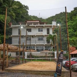 Hotel Cascata، فندق في تيانغوا