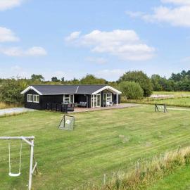 M344-Vaeggerlose-Ukamavej-7, hotel em Bøtø By