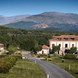 Viesnīca Izan Puerta de Gredos pilsētā Elbarko de Avila