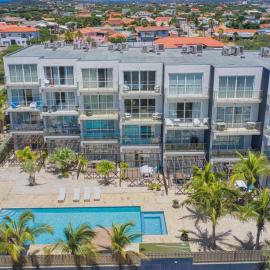 3-Suite Condo Steps to Palm Beach