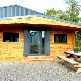Cozy log cabin, hotel a Edenderry