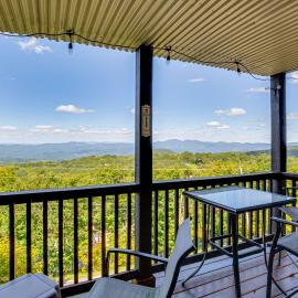 Hike, Ski & Fish! Sunset-View Condo in Beech Mtn, hotelli kohteessa Beech Mountain