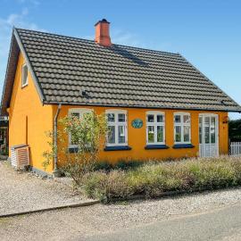 2 Bedroom Gorgeous Home In Tranekær, хотел в Tranekær
