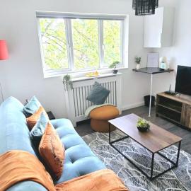 Corby Stay 2BR Work Trips & Family Friendly, hotel v destinaci Corby