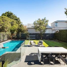 Brighton Designer Retreat Huge Pool, 3BR, Walk to Beach & Cafés