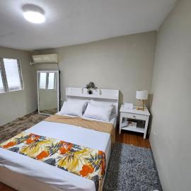 1 Bedroom 1 Bathroom - Free Parking, готель 