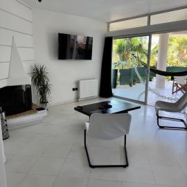 Oasis 3 minutes from the beach, hotel a Vari