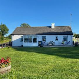 Lilly's Cottage, Lough Rynn, hotel a Mohill