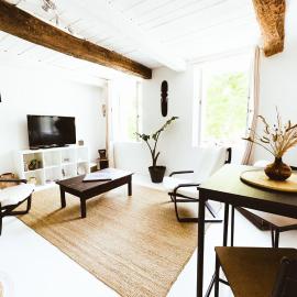 Joli 2P - Piscine & Parking, hotell sihtkohas Bargemon
