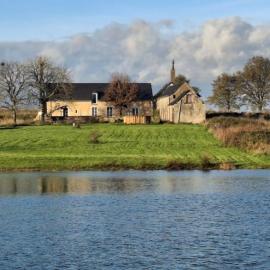 Grand Gîte en campagne avec étang