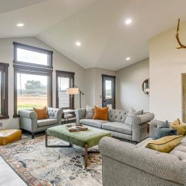Pinedale Getaway Near Hiking, Skiing & Lakes!